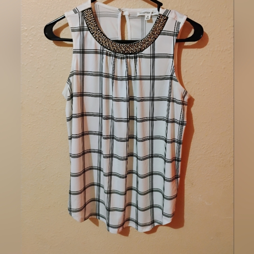 Perception Concept Size Small Sleeveless Top with Beaded Neckline